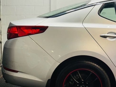 Used 2011 Kia Optima LX w/ Convenience Pkg image 11