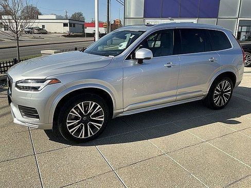 Used 2022 Volvo XC90 T6 Momentum w/ Advanced Package AWD/4WD image 11