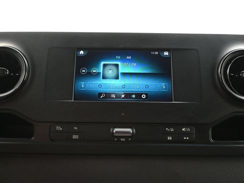 Used 2024 Mercedes-Benz Sprinter 2500 image 31