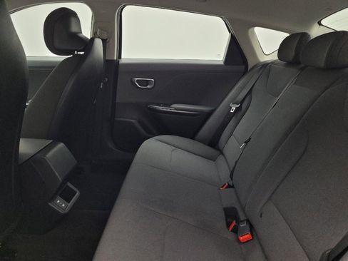 Used 2025 Kia K4 FWD image 18