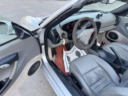 Used 2003 Porsche Boxster RWD image 9