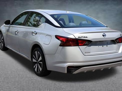 Used 2021 Nissan Altima 2.5 SV FWD image 18