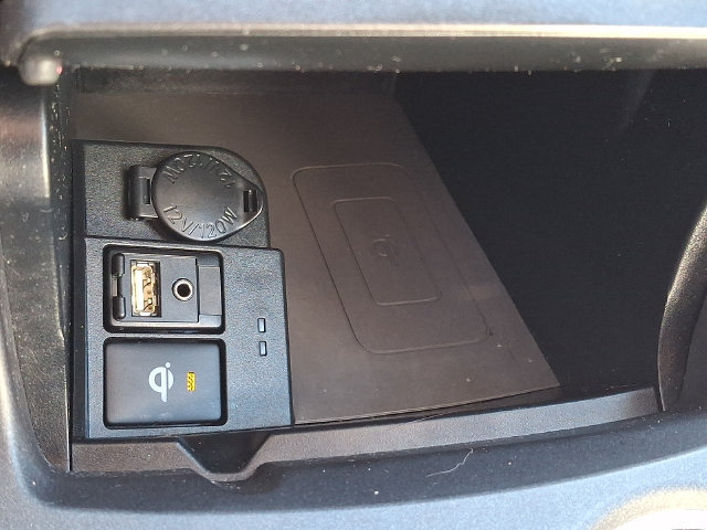 Used 2015 Toyota Camry XLE FWD image 25