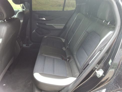 Used 2024 Buick Envista Preferred w/ Convenience I Package FWD image 30