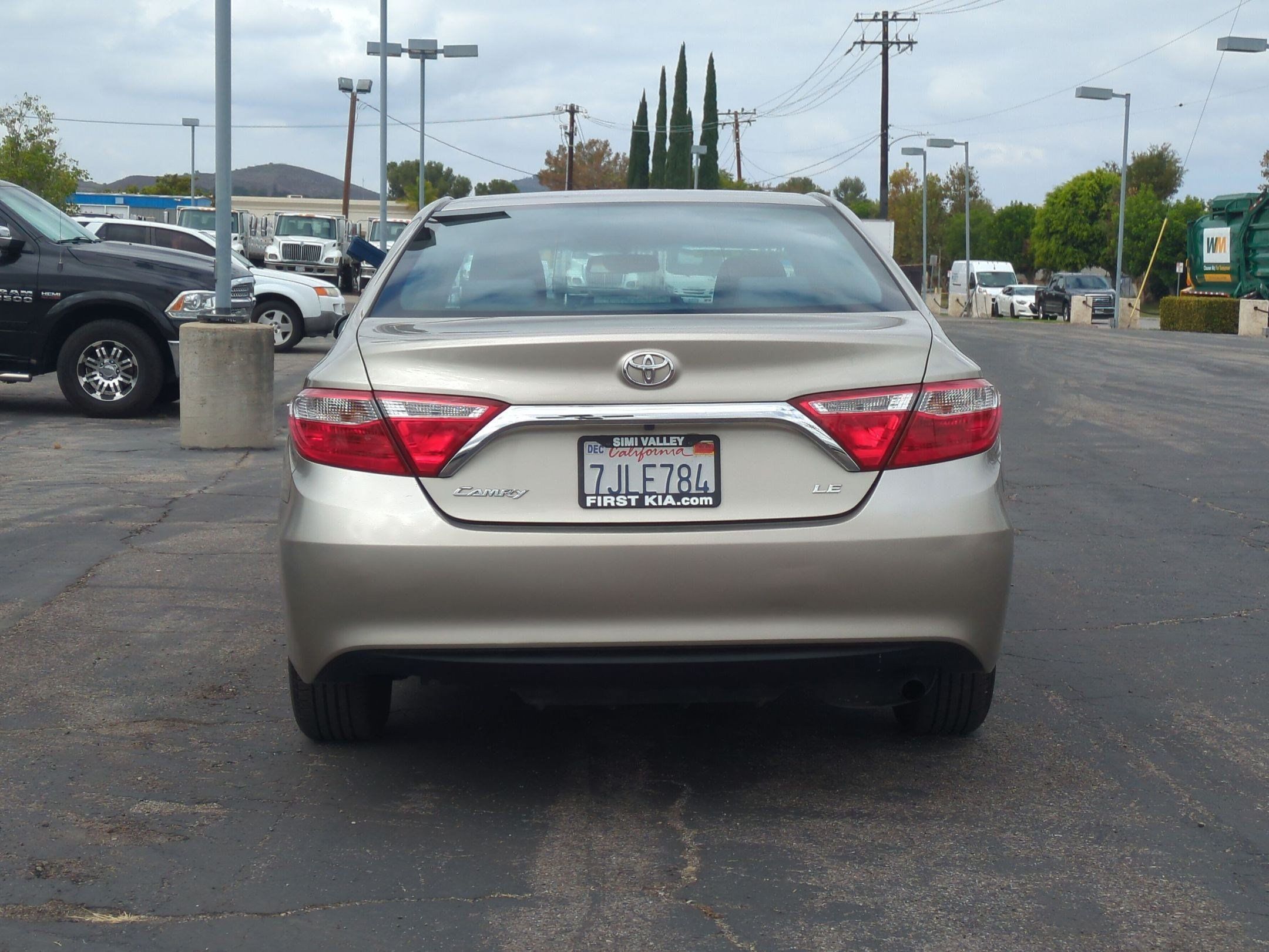 Used 2015 Toyota Camry LE FWD image 7