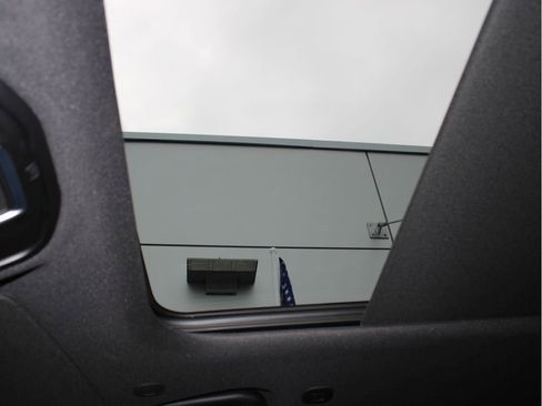 New 2025 Jeep Grand Cherokee Limited w/ Luxury Tech Group II image 22