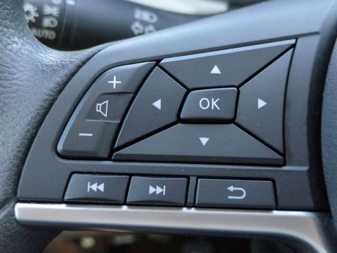 Used 2020 Nissan Rogue Sport SV image 24