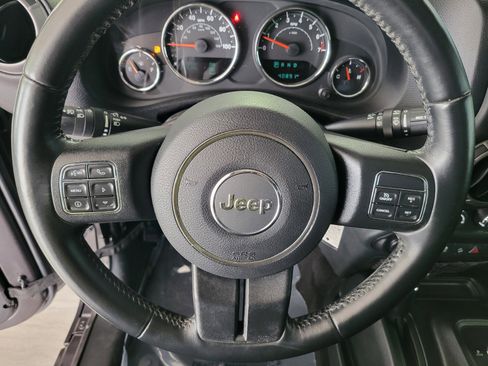 Used 2017 Jeep Wrangler Sport w/ Connectivity Group AWD/4WD image 18