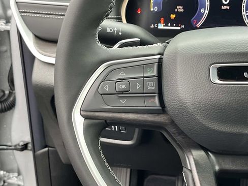 New 2025 Jeep Grand Cherokee Limited w/ Black Appearance Package image 25