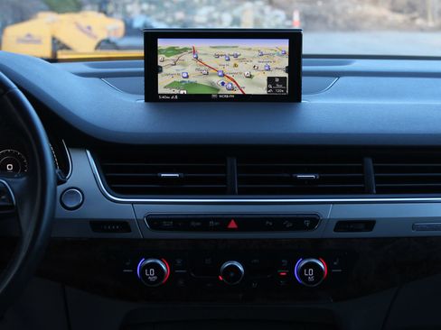 Used 2017 Audi Q7 2.0T Premium Plus w/ Premium Plus Package image 21