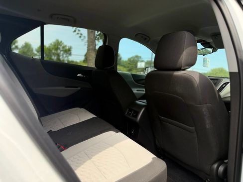 Used 2020 Chevrolet Equinox LS w/ LS Convenience Package FWD image 13