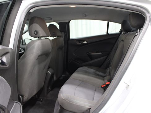 Used 2019 Chevrolet Cruze LT w/ Convenience Package FWD image 21