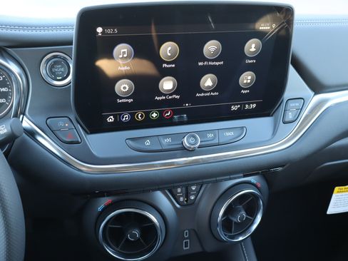 Used 2025 Chevrolet Blazer LT FWD image 18