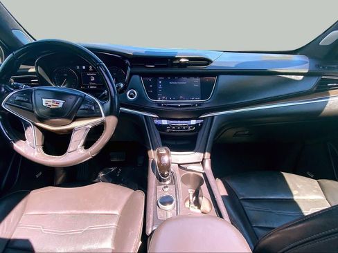 Used 2020 Cadillac XT5 Premium Luxury w/ Platinum Package AWD/4WD image 16