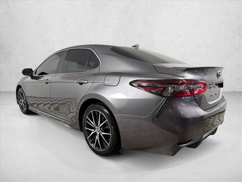Used 2024 Toyota Camry SE FWD image 5