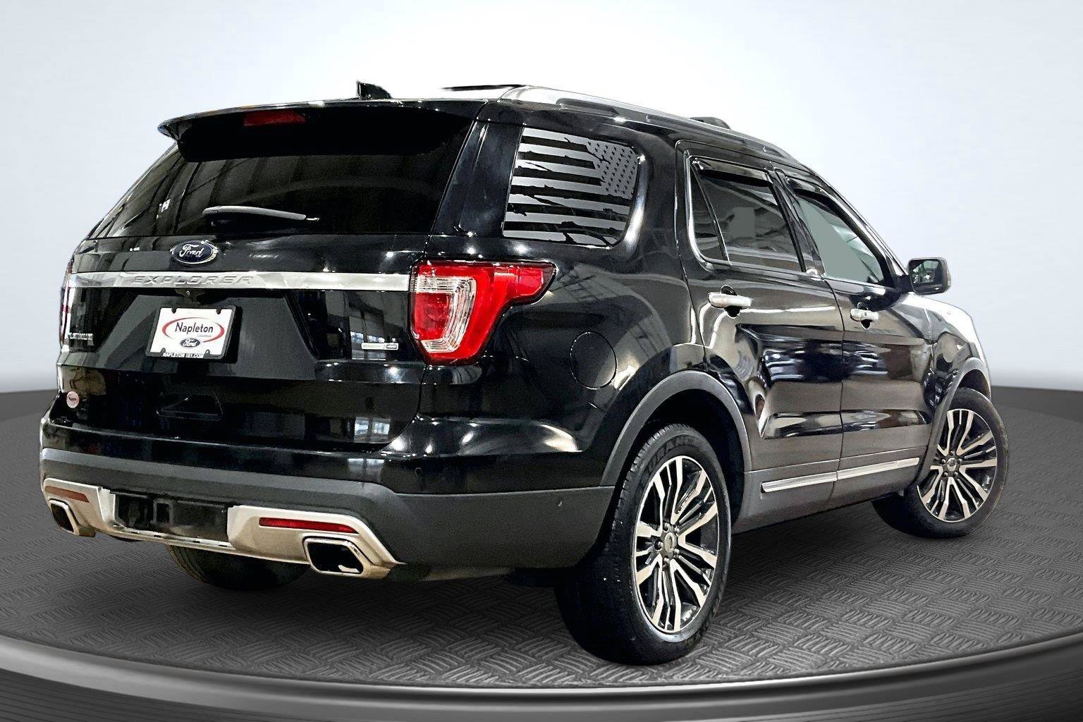 Used 2017 Ford Explorer Platinum AWD/4WD image 2