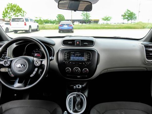 Used 2017 Kia Soul w/ Convenience Package FWD image 16