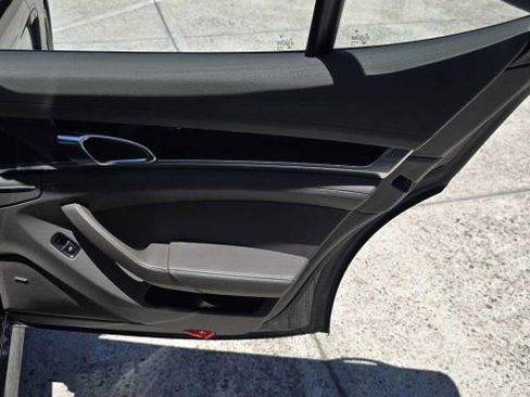 Used 2016 Porsche Panamera 4 AWD/4WD image 30