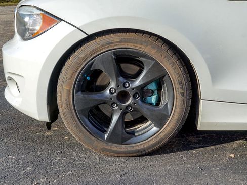 Used 2012 BMW 128i Convertible image 29