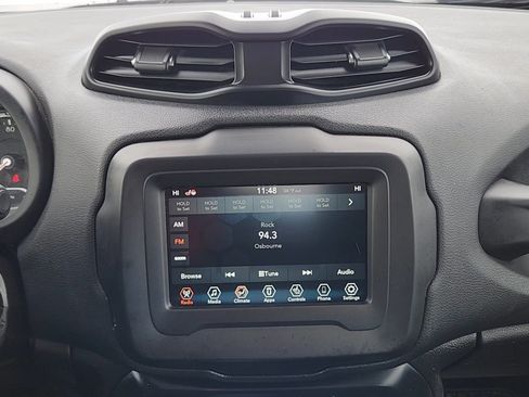 Used 2020 Jeep Renegade Latitude w/ Cold Weather Group image 14