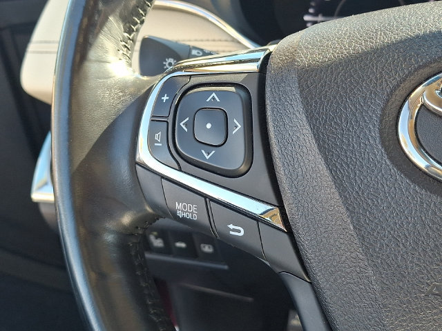 Used 2018 Toyota Avalon Limited w/ All Weather Liner Package FWD image 7