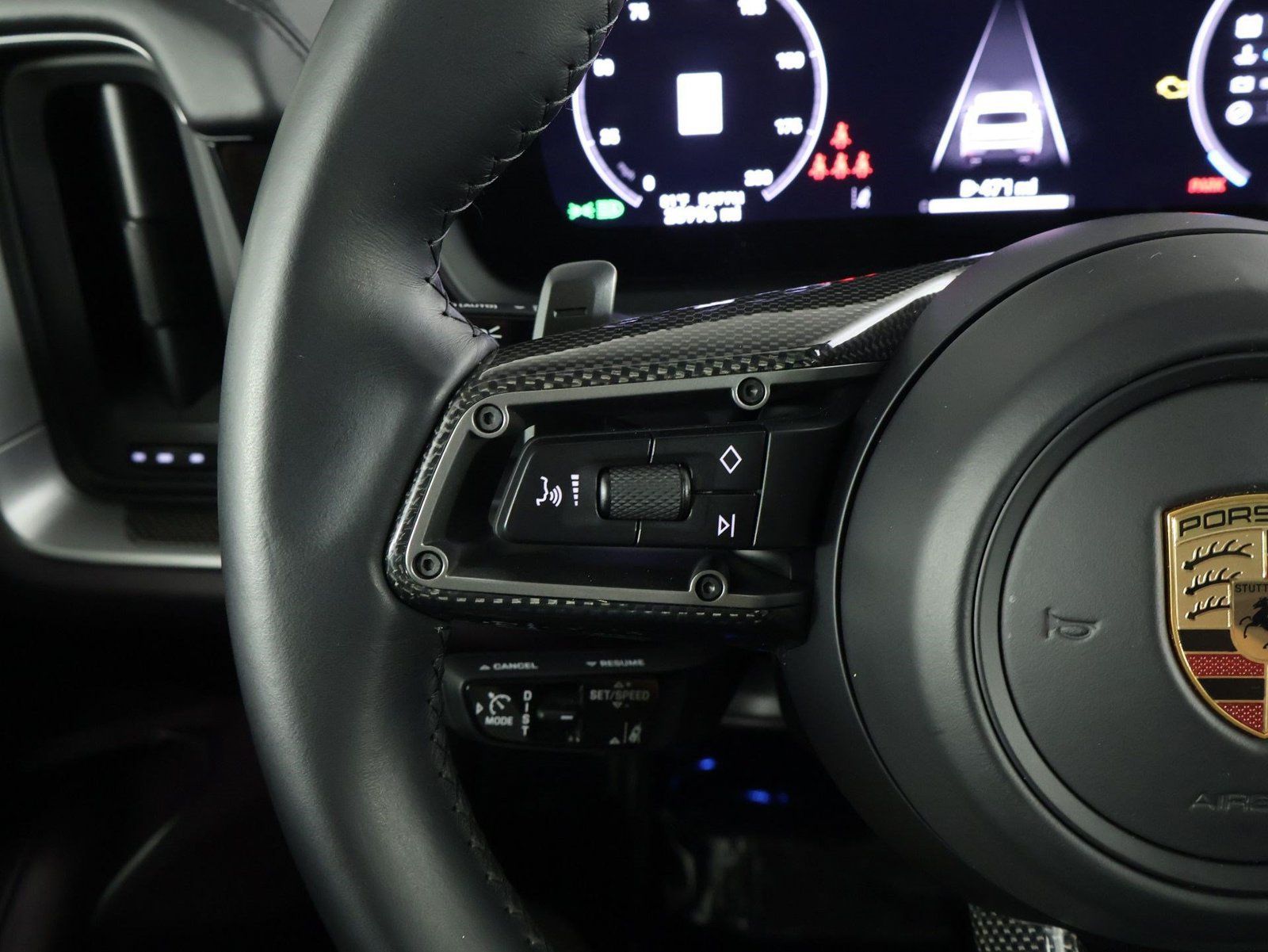 Certified 2025 Porsche Cayenne GTS AWD/4WD image 14