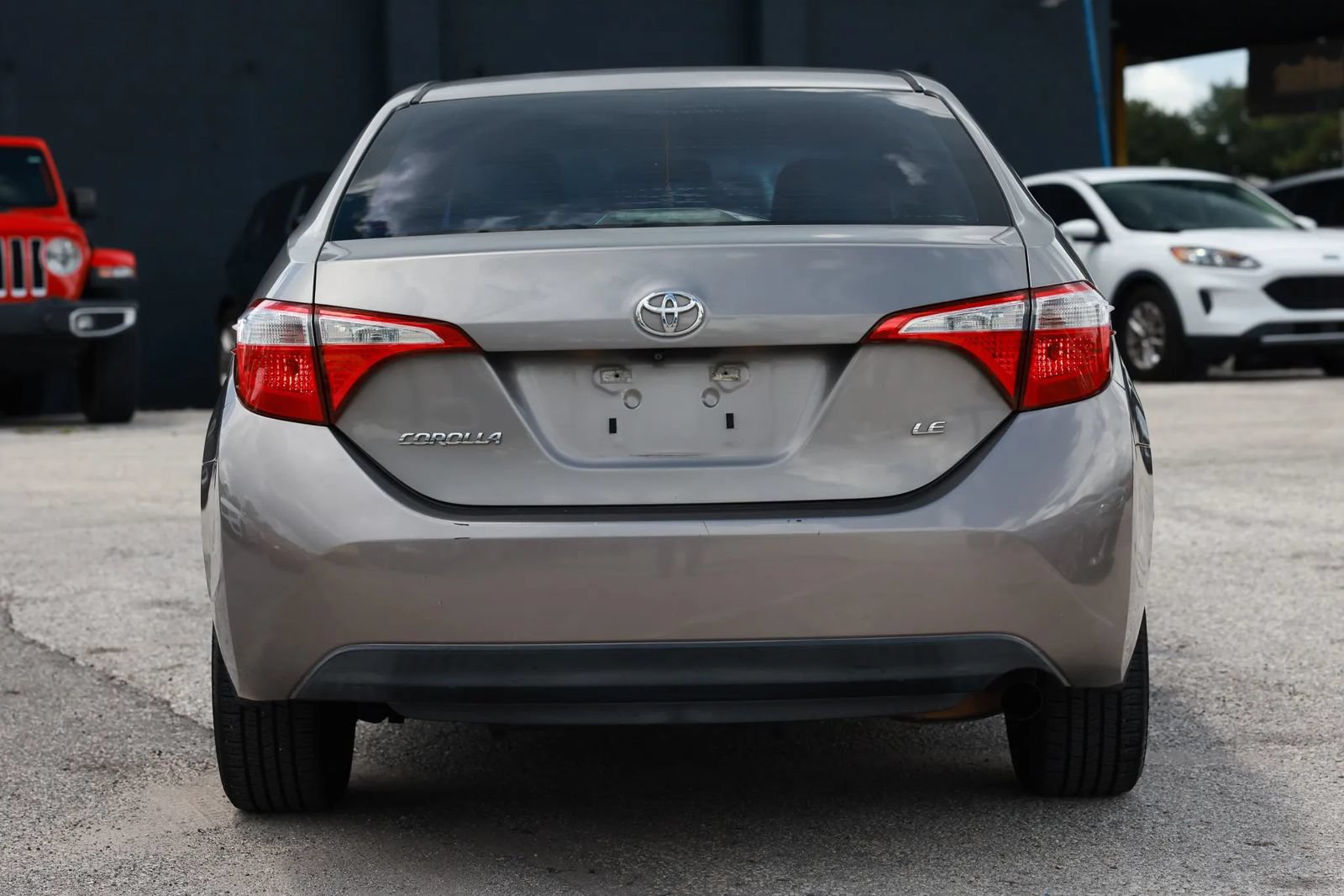 Used 2015 Toyota Corolla LE FWD image 5