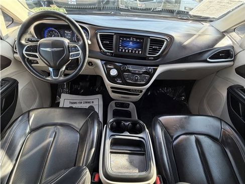Used 2021 Chrysler Voyager Lxi image 28