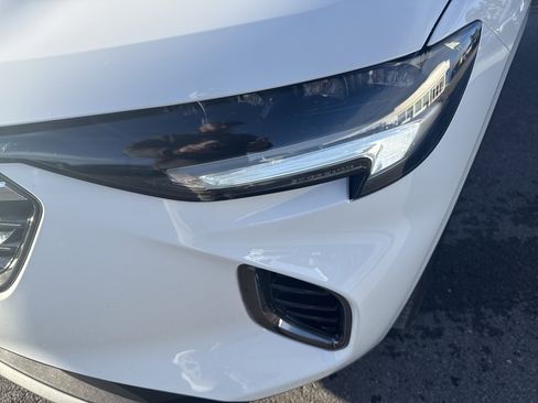 Used 2023 Buick Envision Essence w/ Sport Touring Package image 9