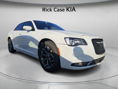 Used 2015 Chrysler 300 S w/ 300S Premium Group image 4