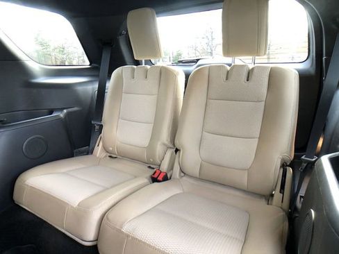 Used 2016 Ford Explorer XLT w/ Equipment Group 201A image 23