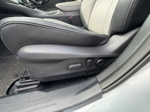 Used 2024 Subaru Outback Limited AWD/4WD image 9
