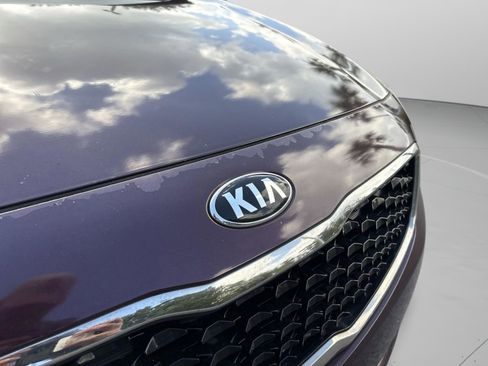 Used 2017 Kia Forte LX FWD image 28