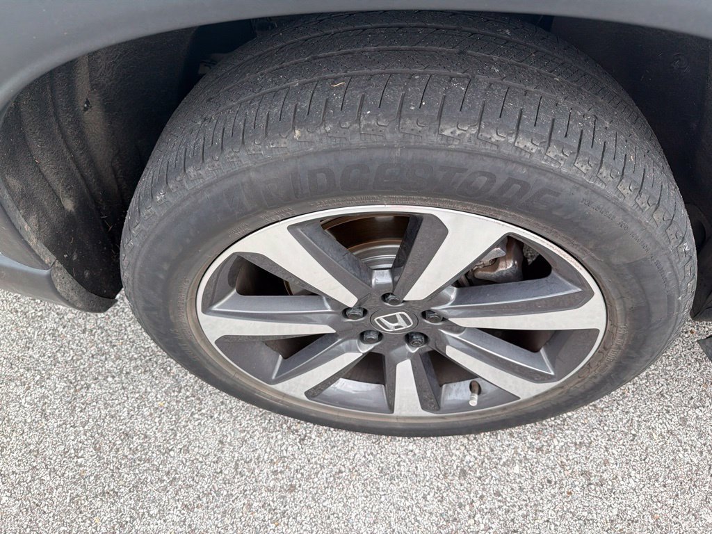 Used 2025 Honda Pilot Elite image 11