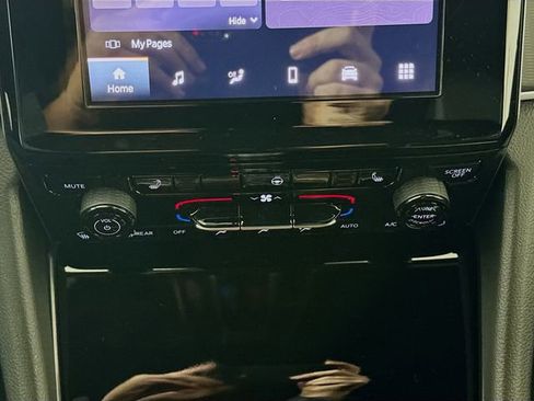 New 2025 Jeep Grand Cherokee Altitude image 15