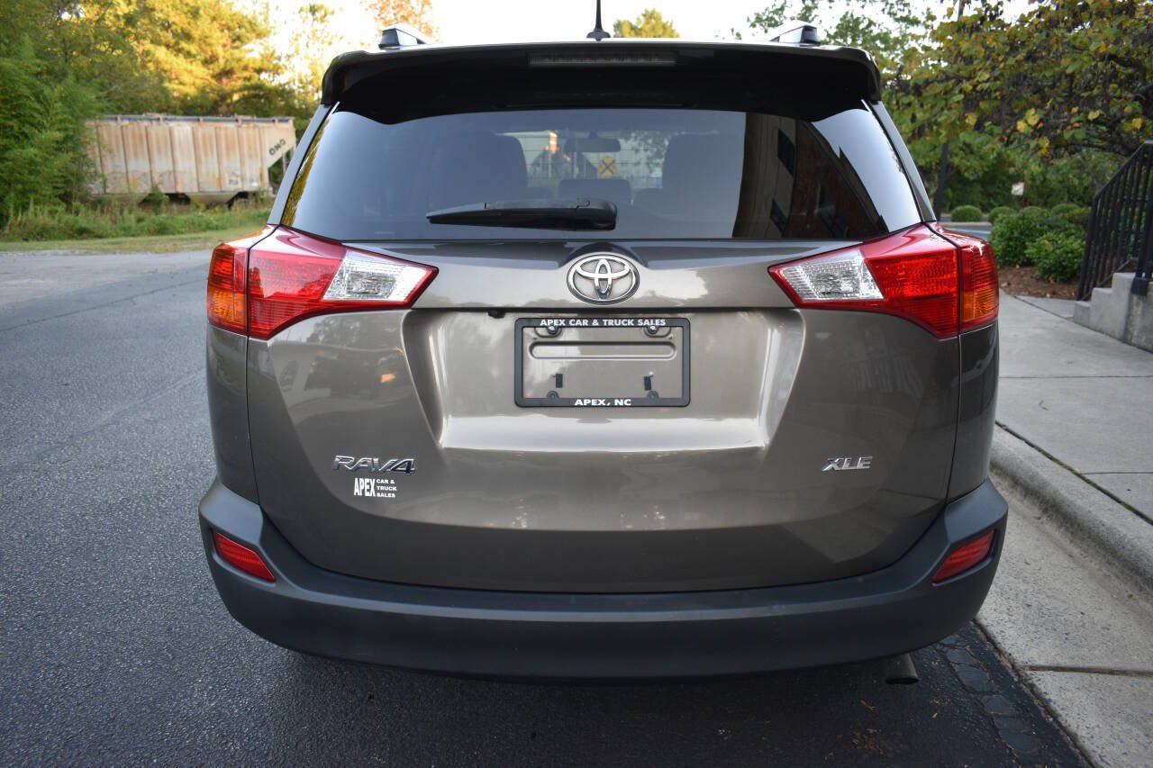 Used 2015 Toyota RAV4 XLE FWD image 6