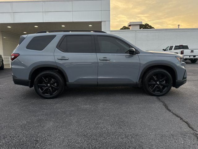 Used 2025 Honda Pilot Black Edition image 2