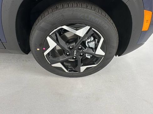 New 2026 Kia Seltos EX image 9