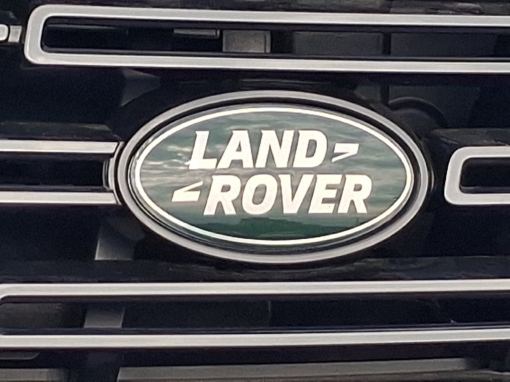 New 2026 Land Rover Range Rover Long Wheelbase SE AWD/4WD image 18