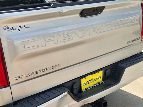 Used 2020 Chevrolet Silverado 1500 Custom w/ Custom Value Package RWD image 27