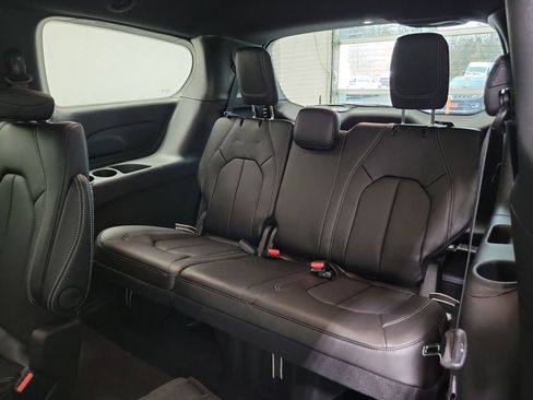 New 2026 Chrysler Pacifica Select w/ S Appearance Package image 8