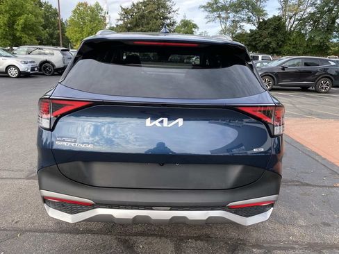 Used 2023 Kia Sportage EX AWD/4WD image 4