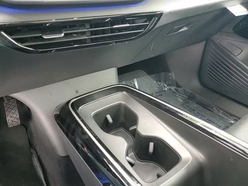 Used 2023 Volkswagen ID.4 Pro S image 22