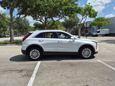 Used 2024 Cadillac XT4 Luxury w/ Cold Weather Package AWD/4WD image 4