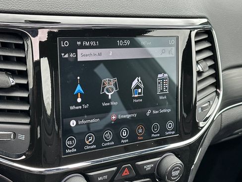 Used 2022 Jeep Grand Cherokee Limited w/ Trailer Tow Group IV image 45