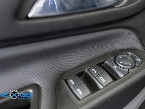 Used 2022 Chevrolet Equinox RS w/ LPO, Floor Liner Package FWD image 12