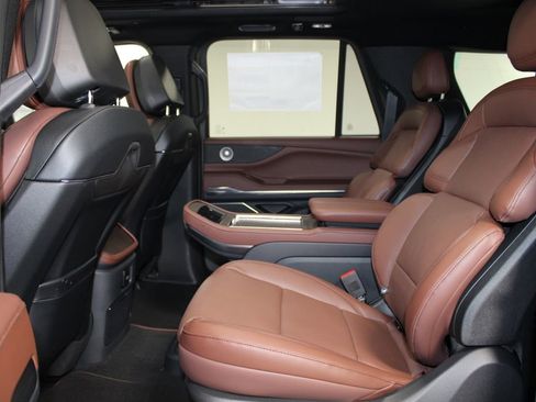 New 2026 Lincoln Navigator L Reserve AWD/4WD image 27