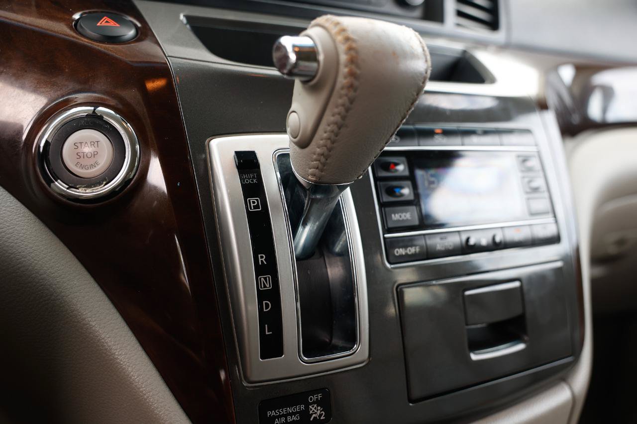 Used 2014 Nissan Quest SL FWD image 35