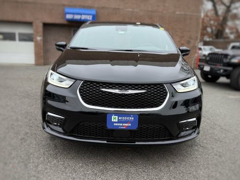 New 2026 Chrysler Pacifica Select FWD image 2
