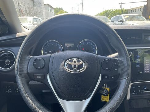 Used 2018 Toyota Corolla LE w/ Protection Package FWD image 18